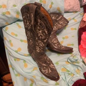 Soto brand size 6 gray with white stitching  used